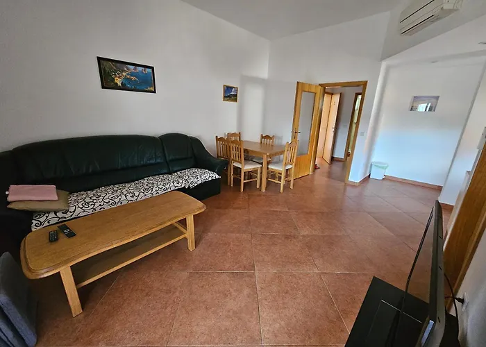 Kaja Apartment *